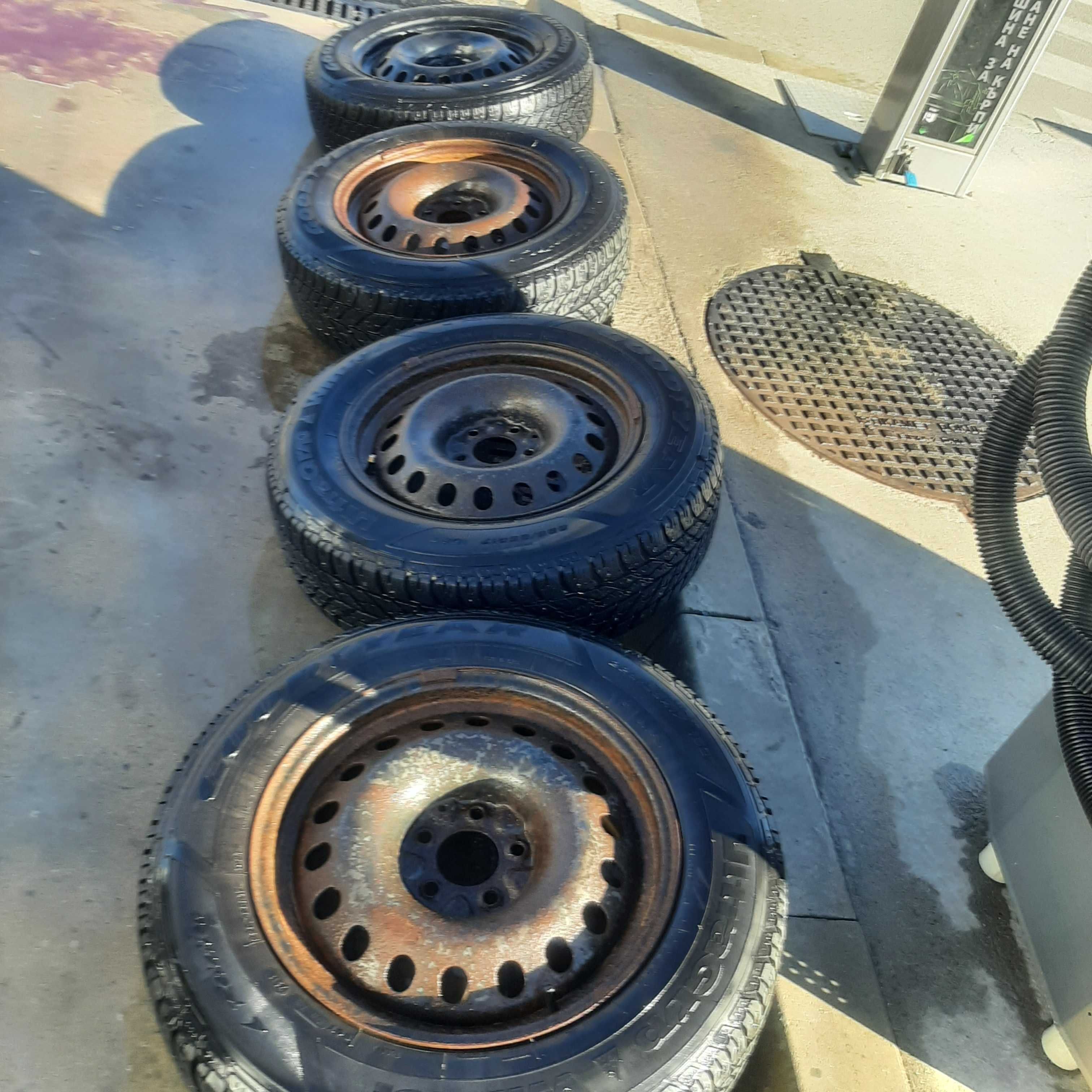 225/65 R17 Goodyear