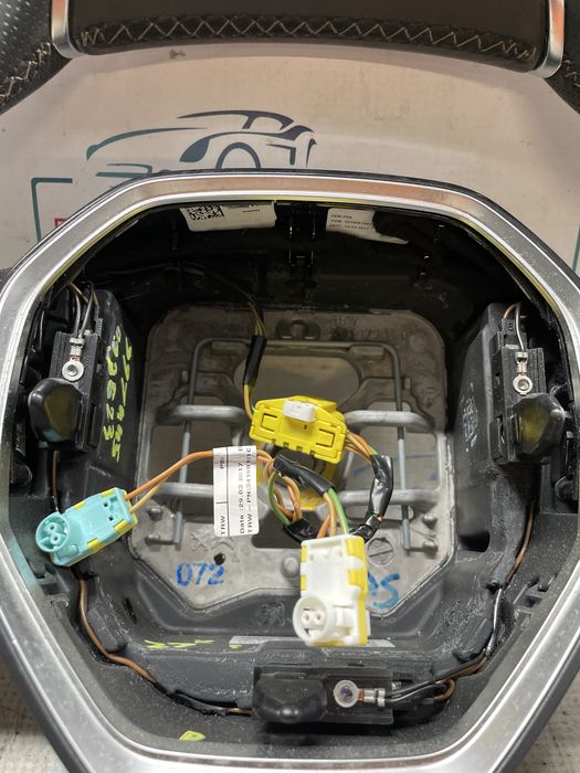 volan cu comenzi  peugeot 3008 2017