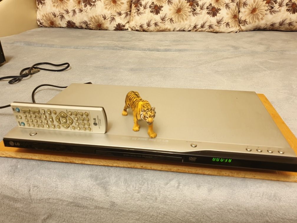 Lg DVX-172. Divx/ Mp3/ Cd-r. Un player de calitate. Preț fix !