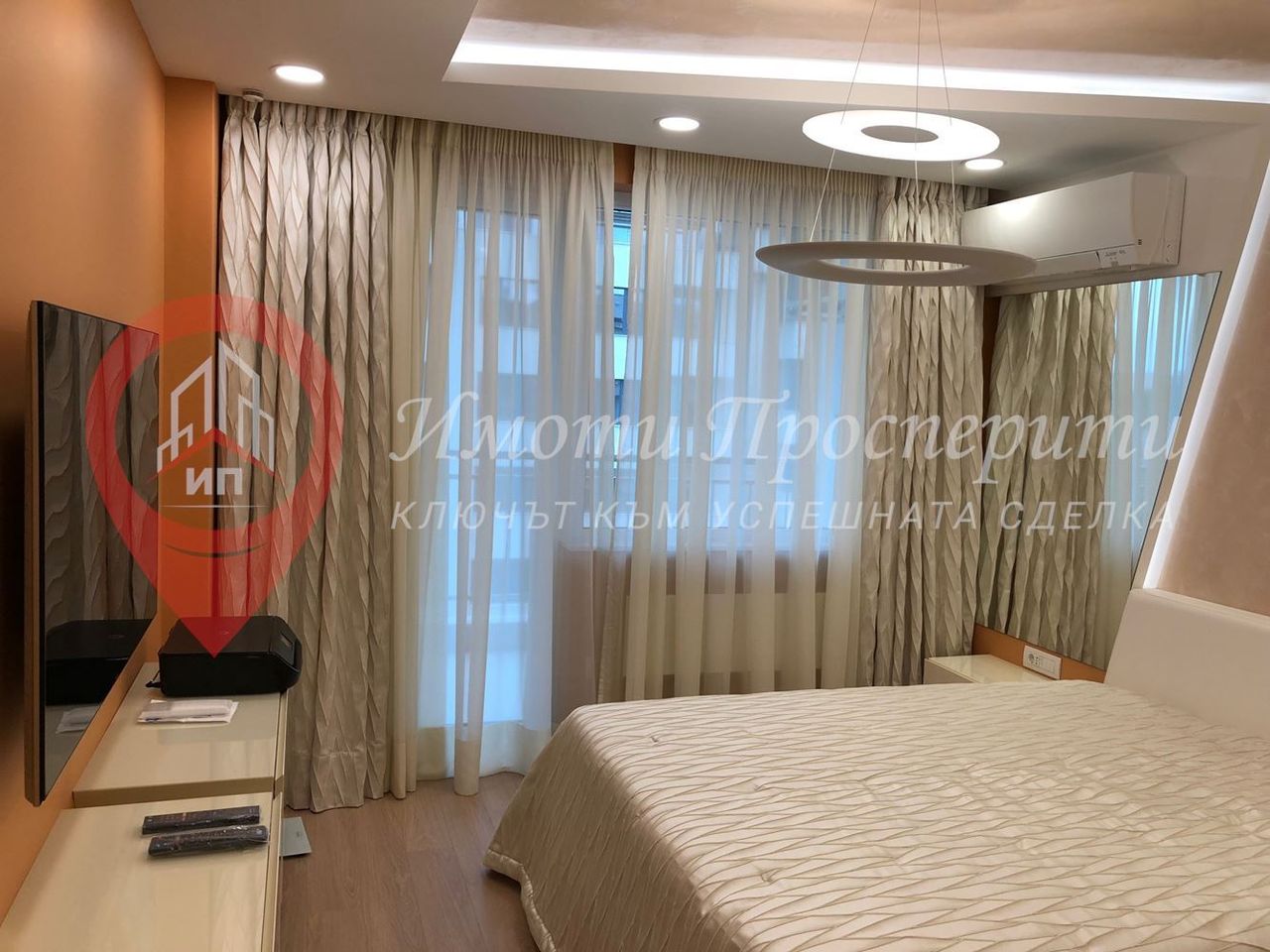 Дава се под наем Двустаен апартамент в София, Център - 79 кв.м за 790 € - Снимка #3