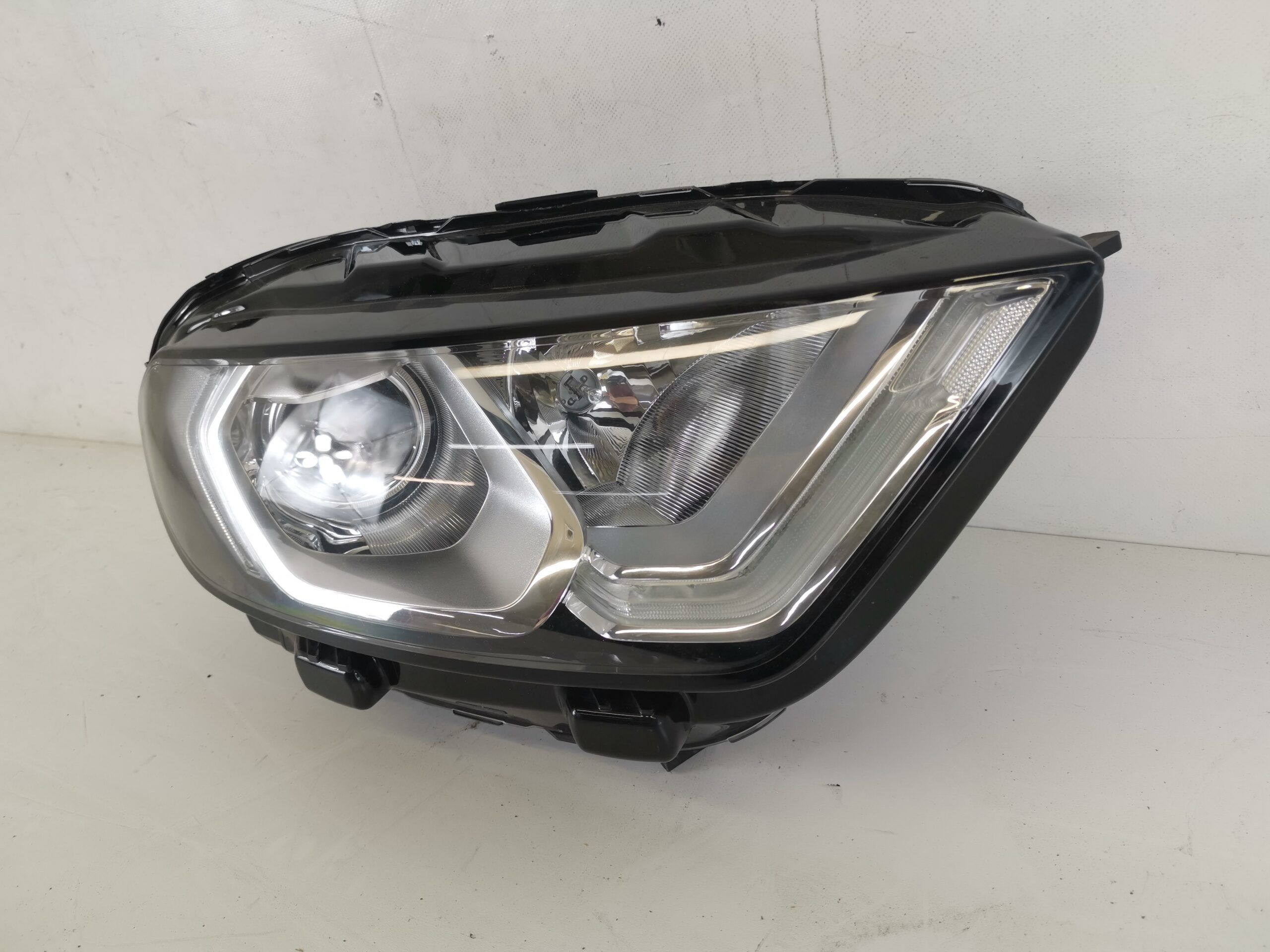 Фар LED Десен / Far LED Desен Ford EcoSport 2 [фейслифт] Оригинален в
