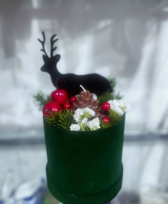 Аранжировки с глицеринови цветя и свещи и цветя