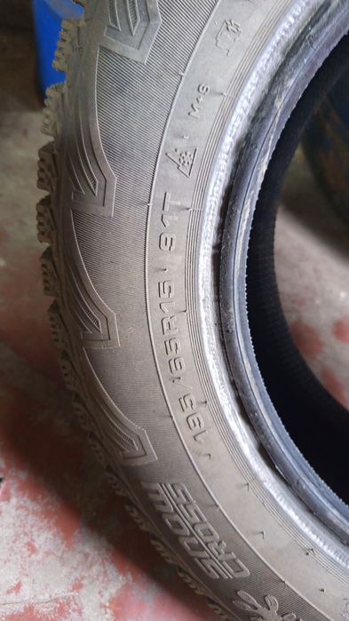 Зимние шины R 15  в отличном состоянии. 2  шт