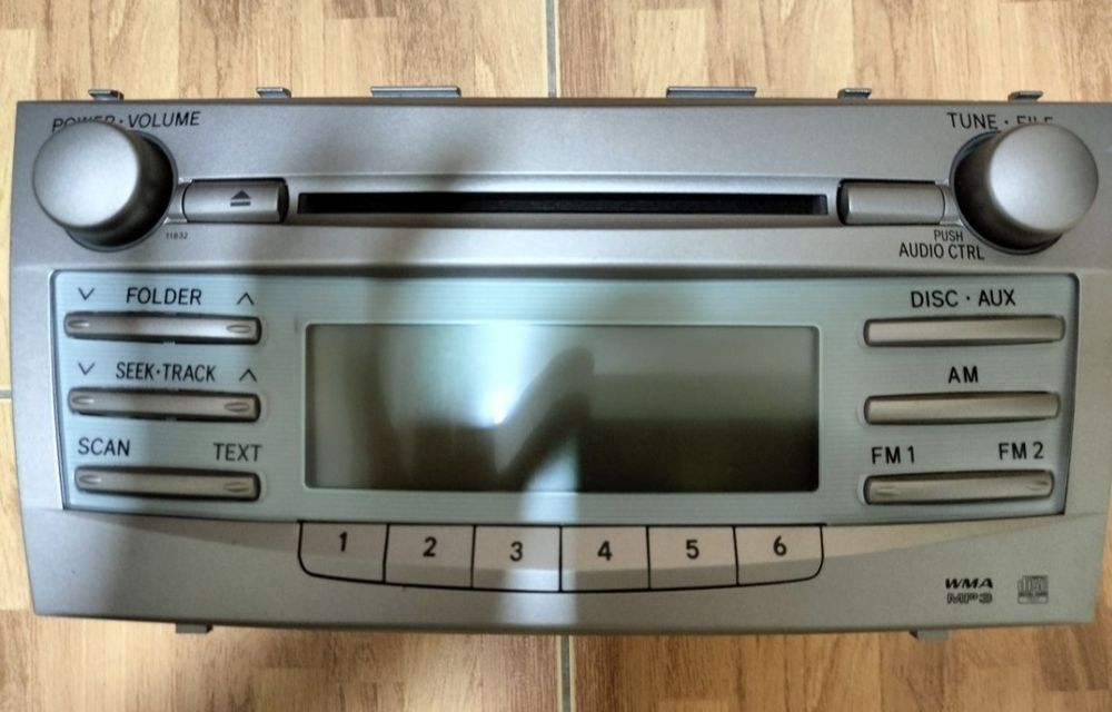 Штатная магнитола TOYOTA CAMRY 40