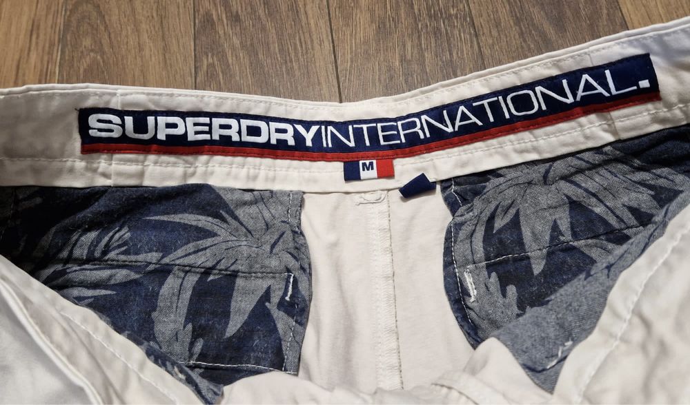 Pantaloni scurti Superdry, barbat - marinea M