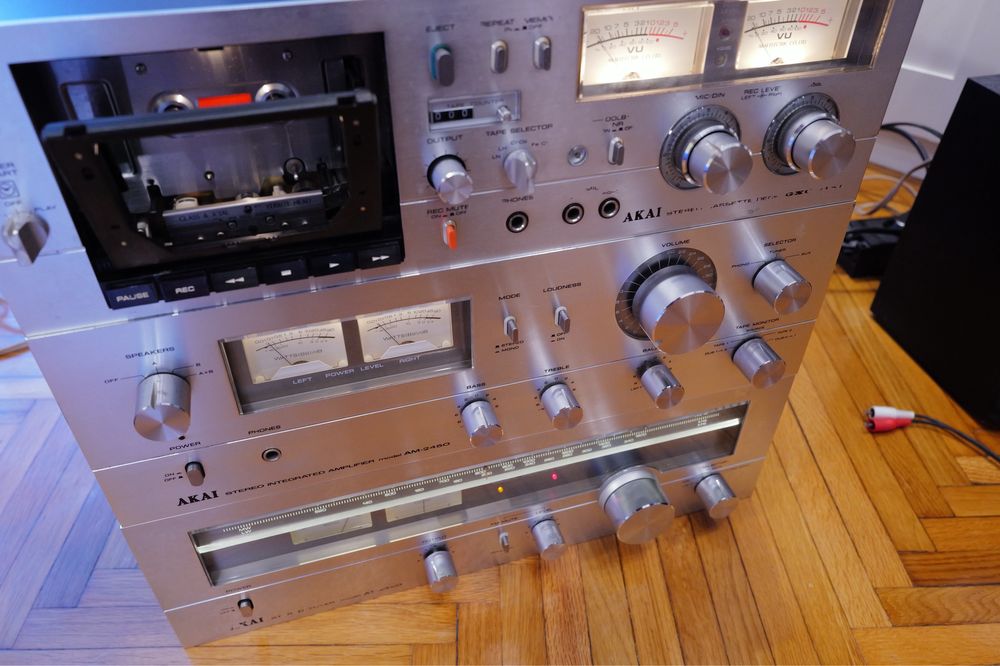 Linie audio Akai amplificator AT AM 2450 tuner deck casetofon GXC 715D