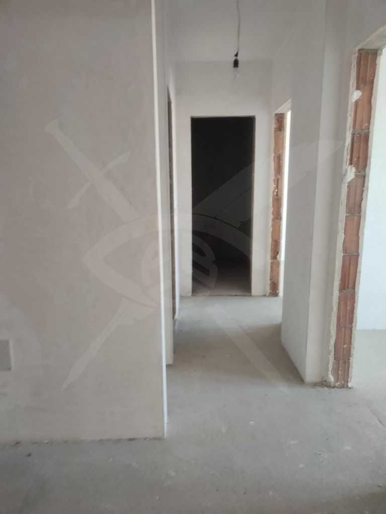 Продава се Тристаен апартамент в Варна, Левски - 86 кв.м за 2547 €/кв.м - Снимка #5