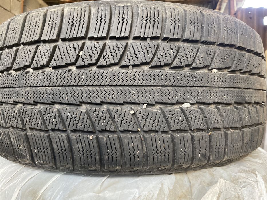 Шина 225/50/R17 triangle продам состояние близкое к новой шине.