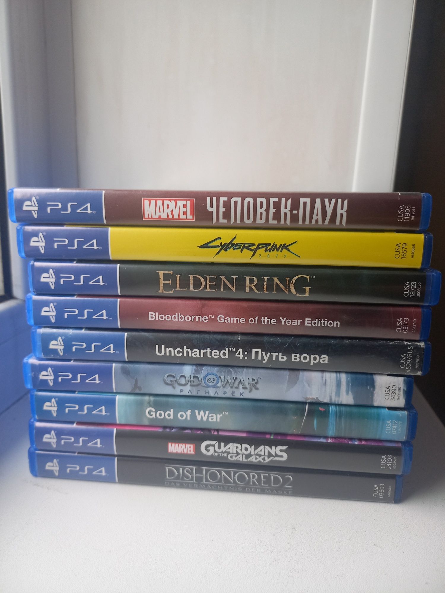 PS4 Slim 1 TB + 2 геймпада + 9 игр – отличное состояние!