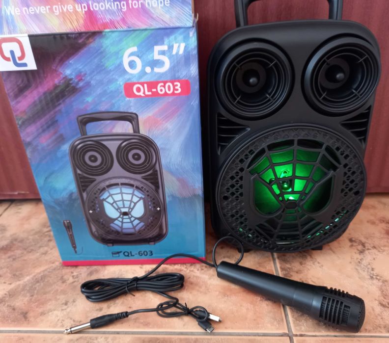 Boxa portabila ,microfon,bluetooth