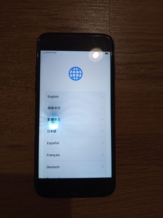 iPhone 7 128 гигабайта заключен с icloud