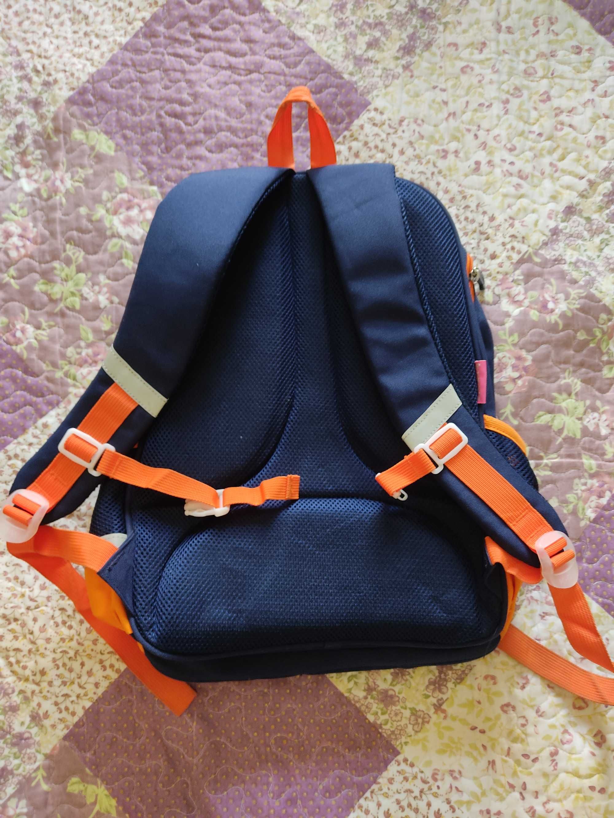 Вместительный и практичный рюкзак для начальной школы
