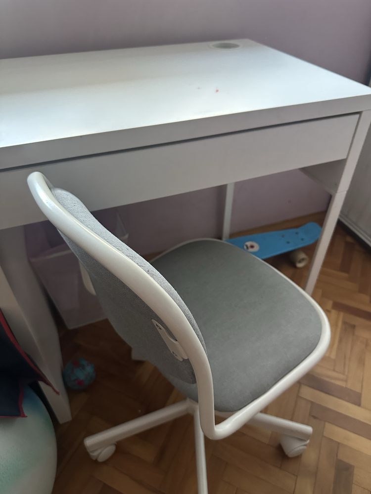 Детско бюро и стол (сив)