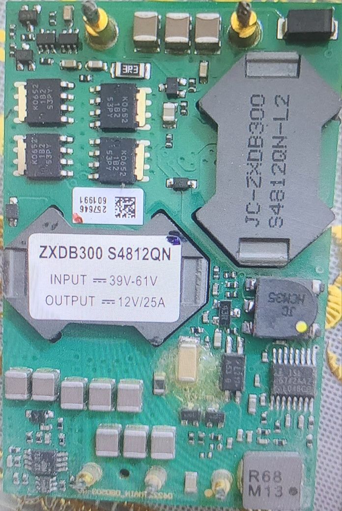 dc-dc zte zxdb300. Input 39-61v out 12v ,25 amper