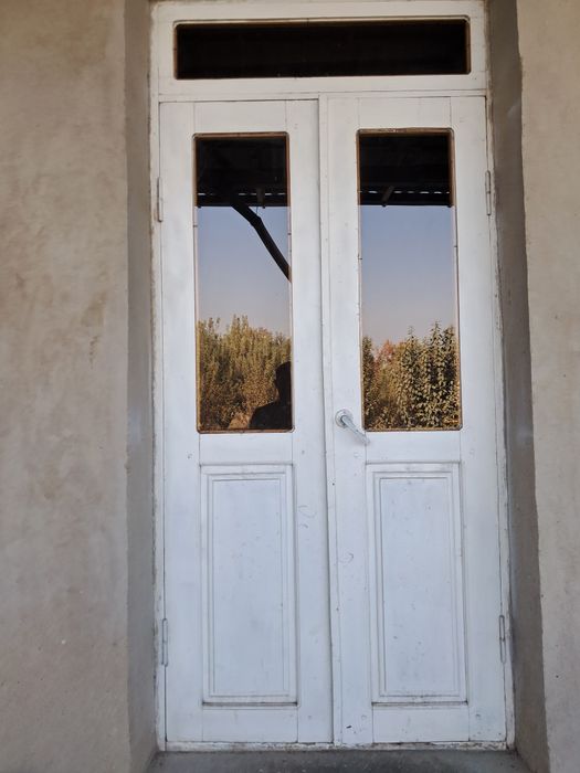 3 ta deraza 1.60x145.  2 ta eshik 2.25x1.05   eshilar 500.000dan