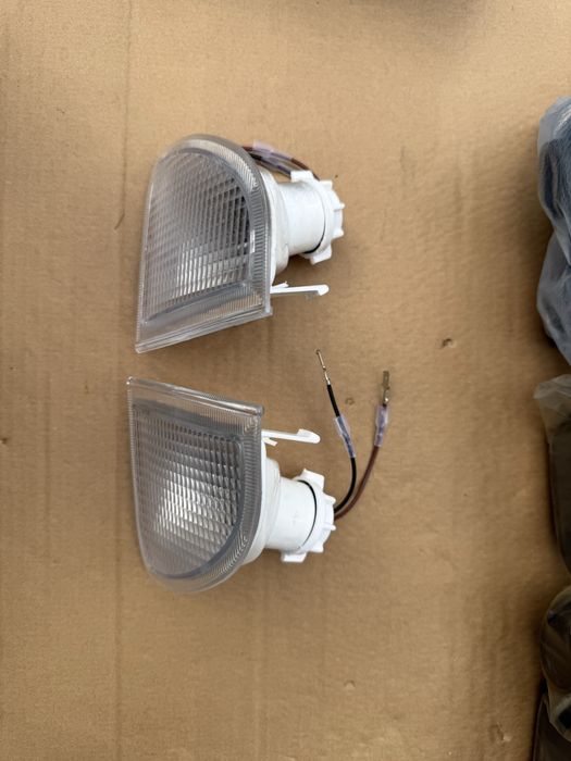 Vand semnalizari far( zambetul lu iliescu) Dacia 1310/Papuc/2000