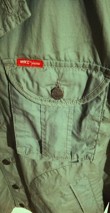 Мъжка ветровка в зелено