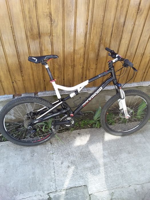 Bicicleta full suspension