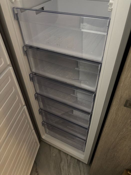 Congelator BEKO,intretinut foarte bine.Urgent