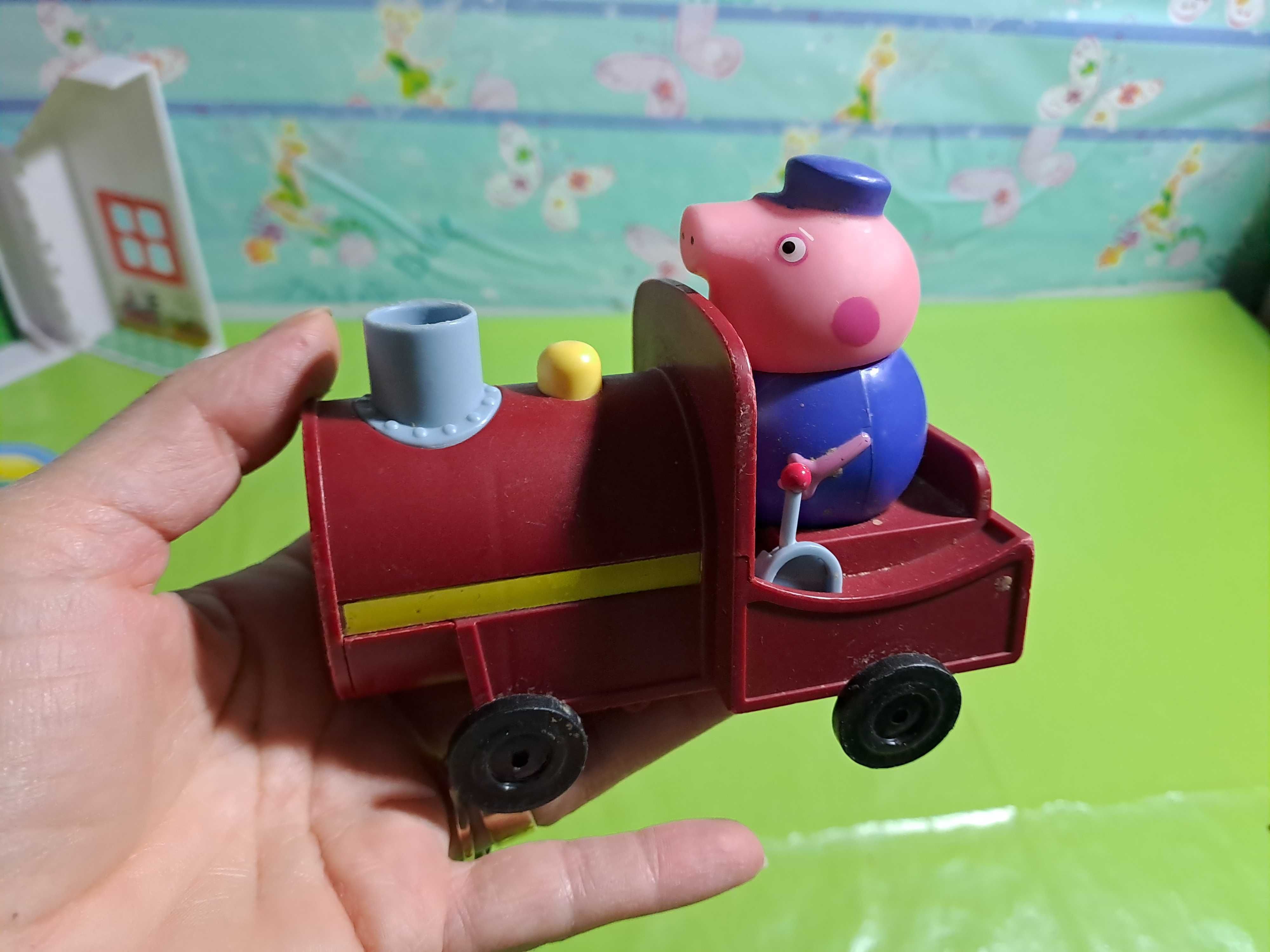 Casuta mica Peppa pig si alte jucarii