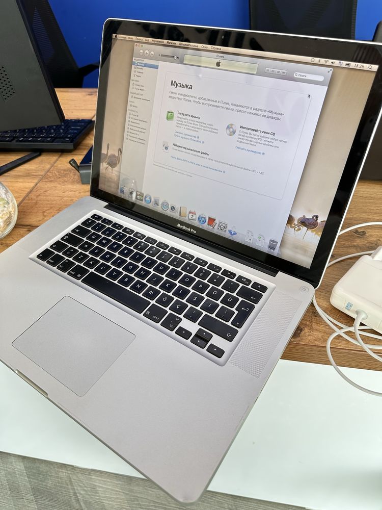 MacBook Pro 2011 holati yaxshi ishlab turgan