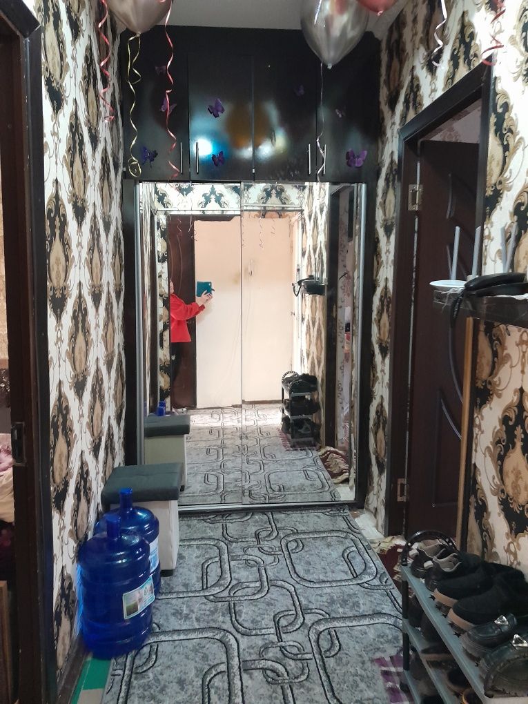 2х комнатная квартира в городе Навои . 9 микрорайон