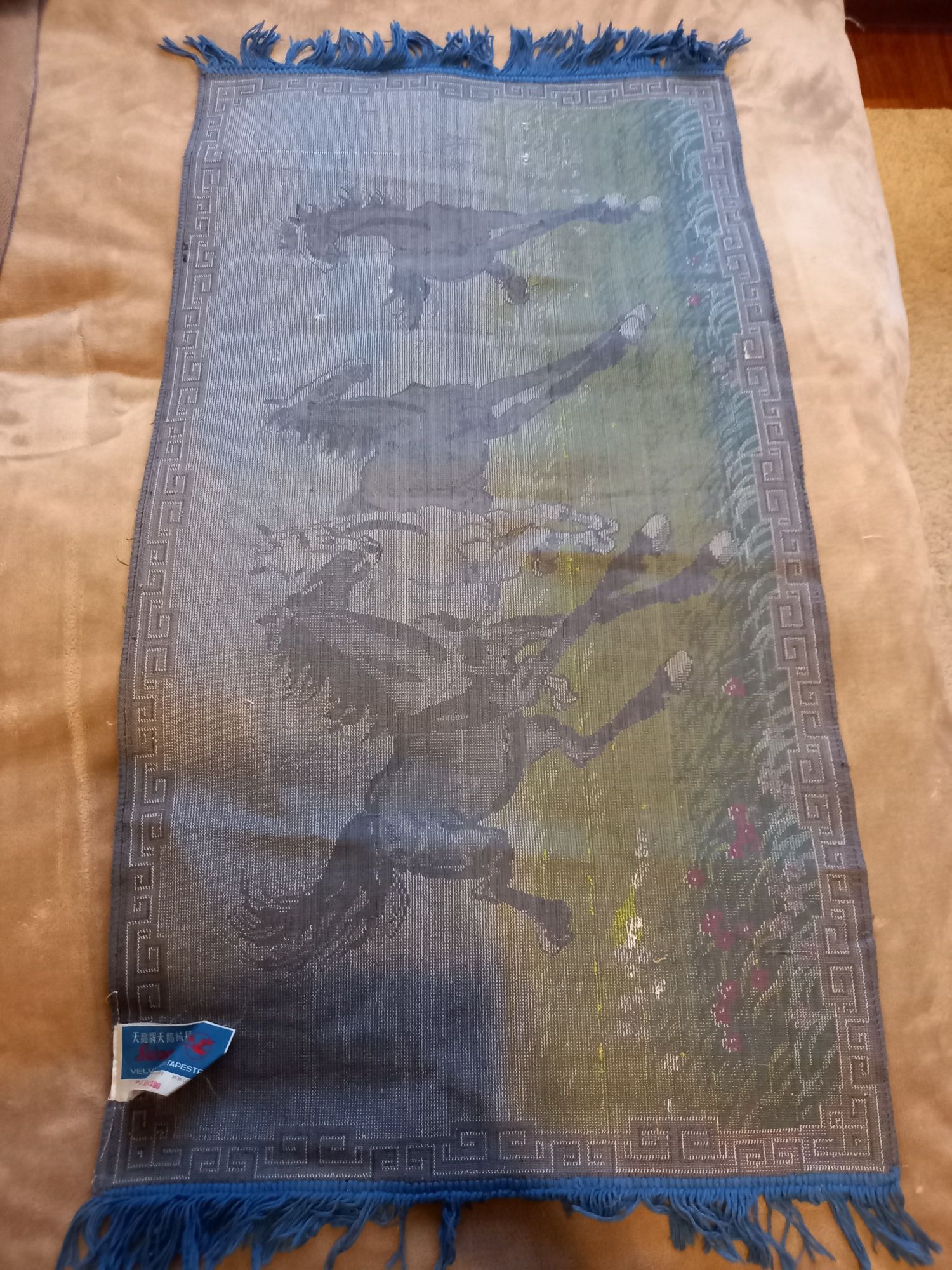 Covoraș carpeta model cai din catifea