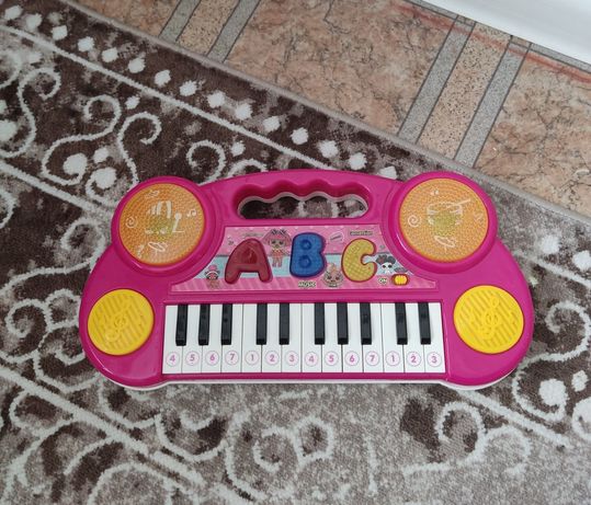 Музыкальная игрушка-пианино для детей