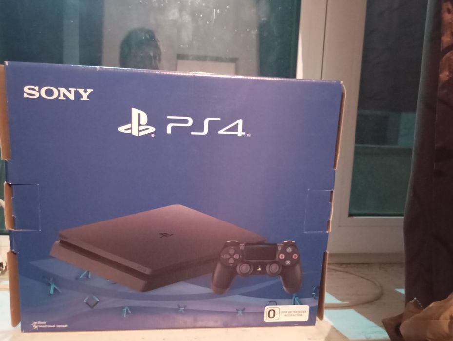 Продам Playstation 4 slim