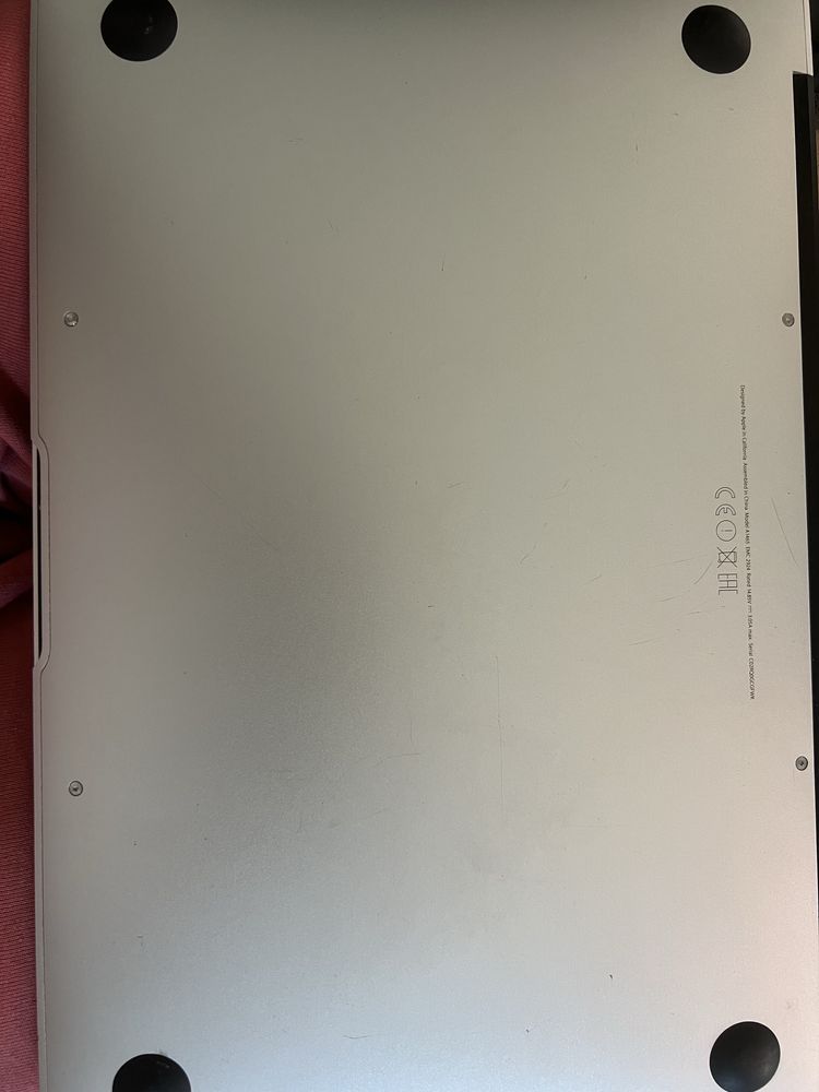 Doua macbook air a1465 de 11,3 inch defecte