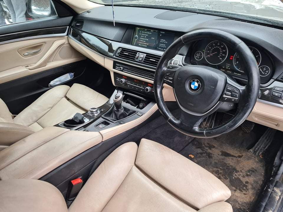 BMW F11 520D 184кс xenon теглич панорама ръчка НА ЧАСТИ !