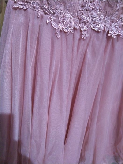 Rochie dantela roz cu perlute noua cu eticheta