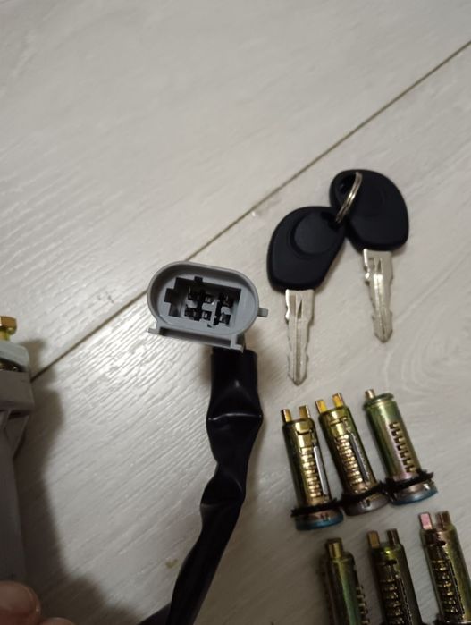 Contact pornire Iveco Daily, 2 chei+6 butuci