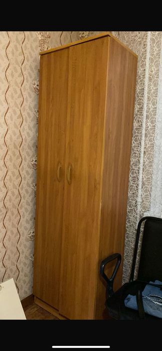 Продам шкаф в спальню. Цена : 7000