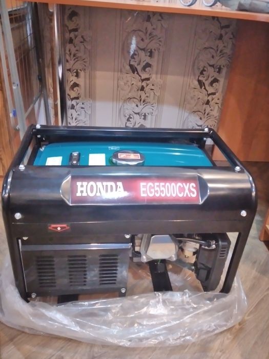 Продам бензиновый генератор HONDA EG5500CXS