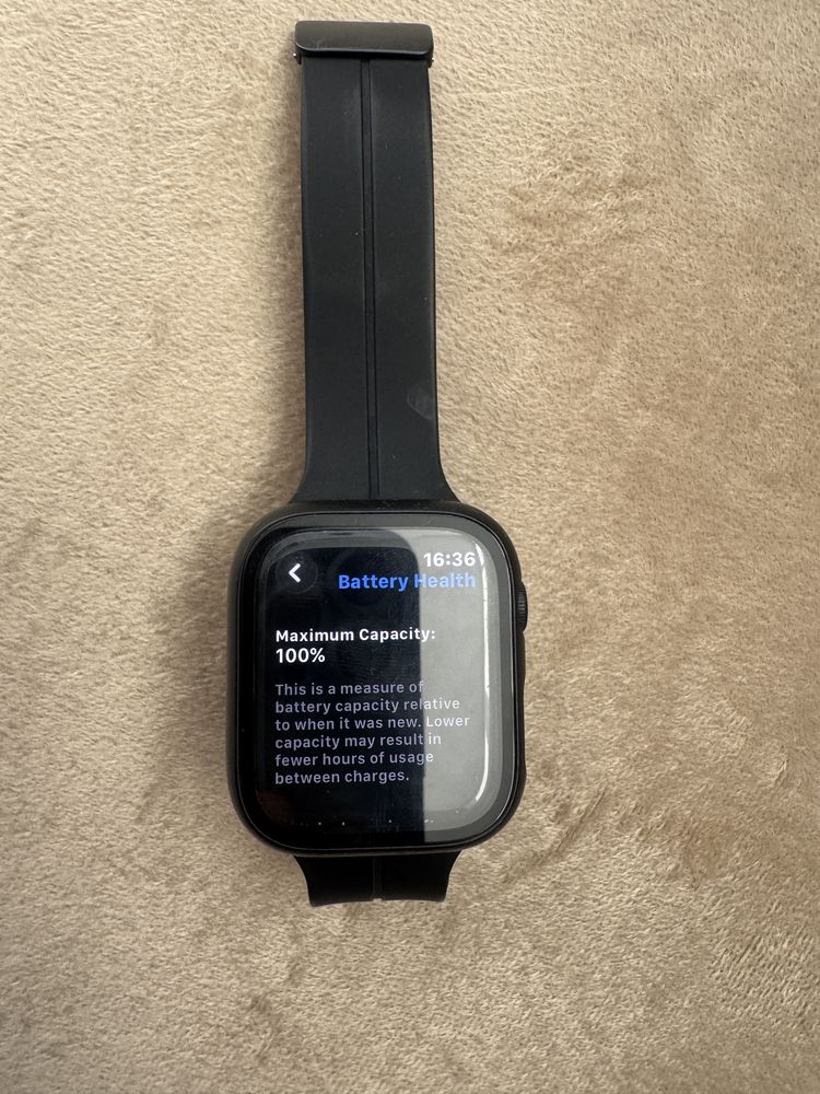 Продавам Apple Watch Nike Series 7