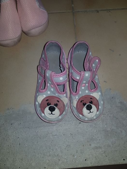 Лот сандали и пантофи 23номер.