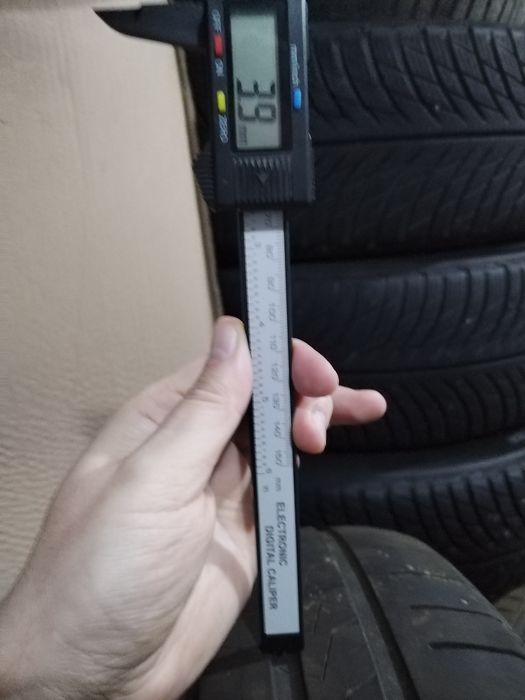 Vand 2 cauciucuri Hankook de vara. 170 lei neg.