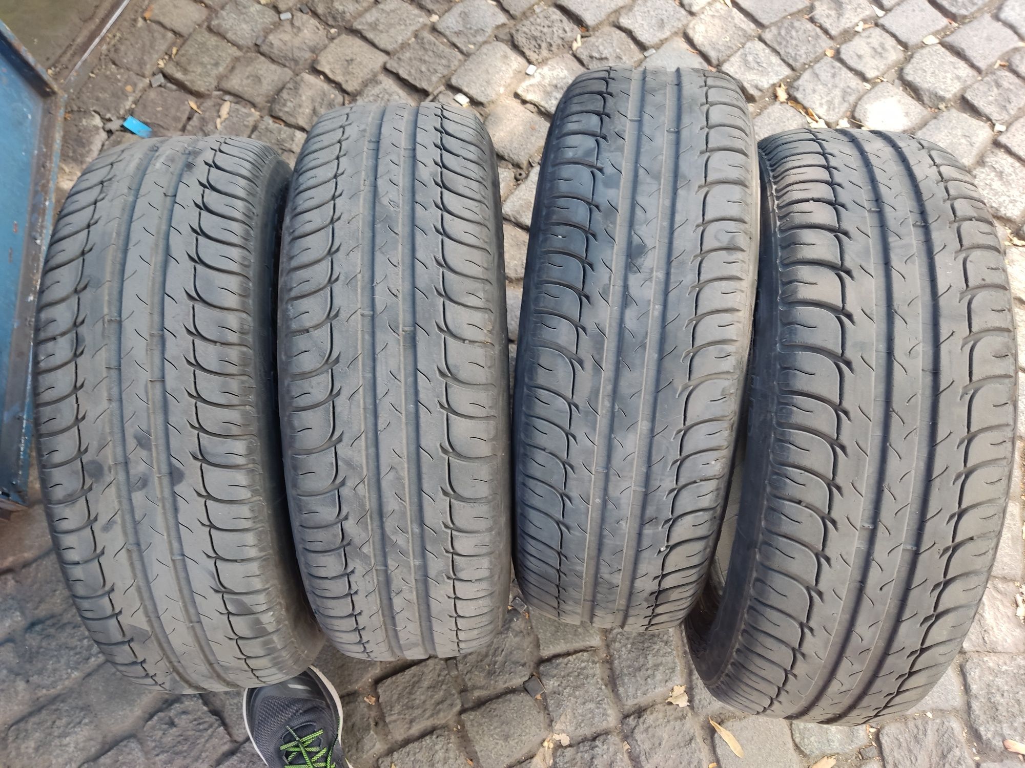 Летни гуми 185/60 R15 - 2 бр.