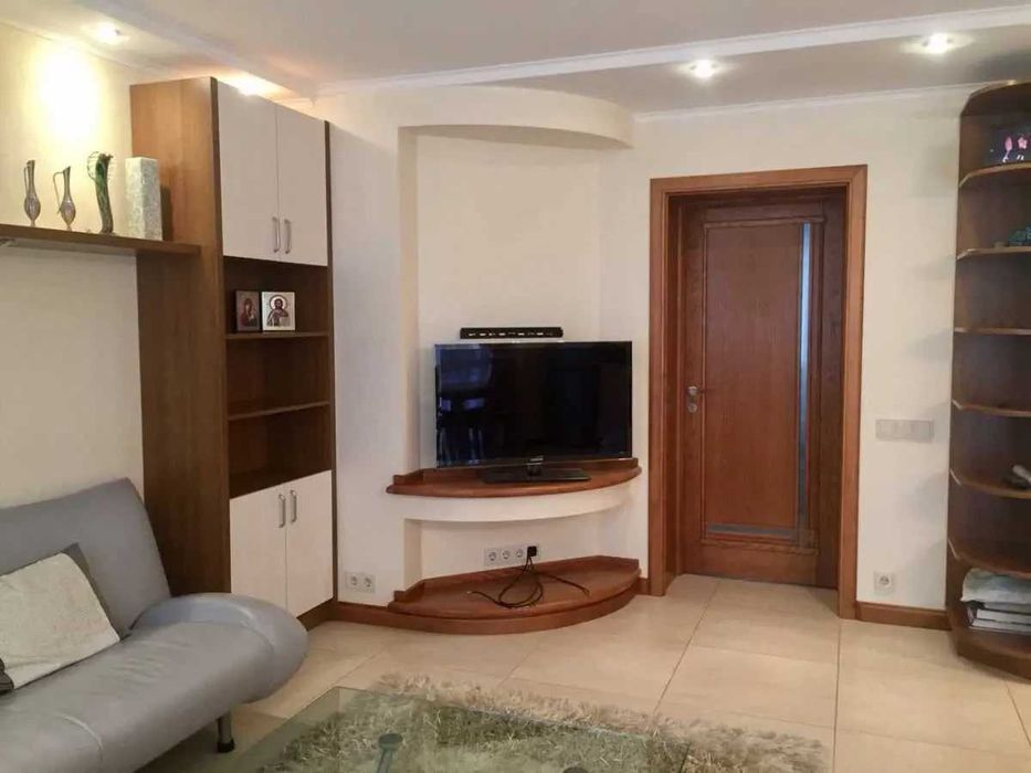 Дава се под наем Двустаен апартамент в София, Център - 55 кв.м за 458.49 € - Снимка #4