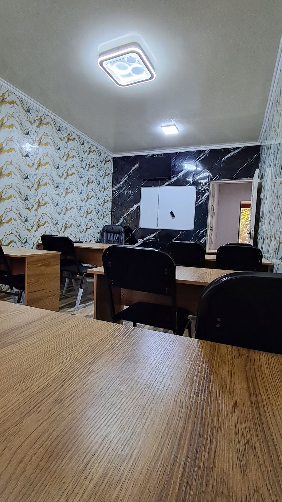 Ofis ijaraga beriladi.