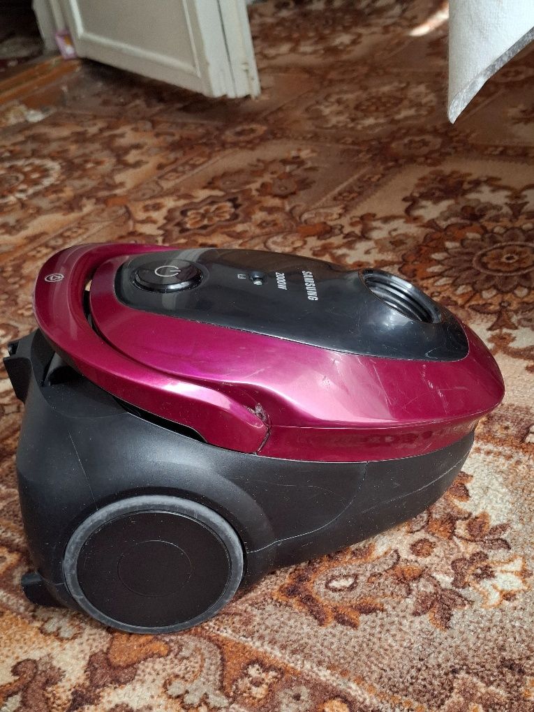 Samsung pilesos sotiladi. Продаётся Самсунг пылесос 2000W.