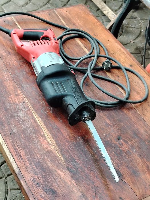 Fierăstrău Milwaukee sspe1300sx