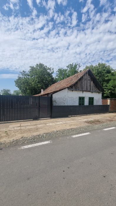 Vand casă comuna Dorobanti
