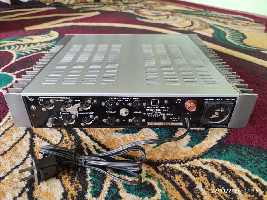 Усилител АМФИТОН  У - 002 сотилади