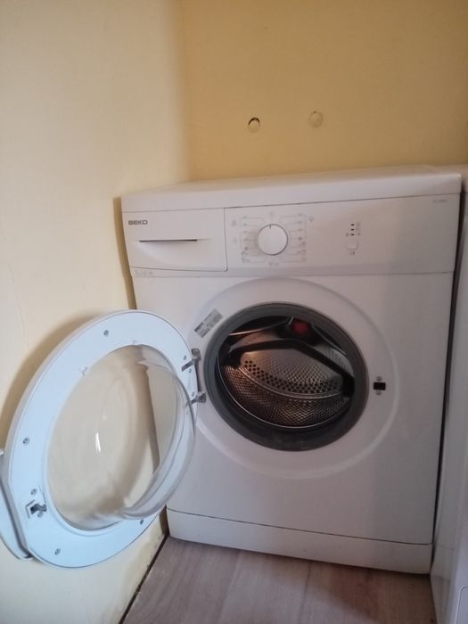 Продавам пералня Beko EV5800