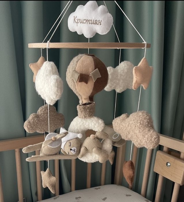 Музикална въртележка за легло