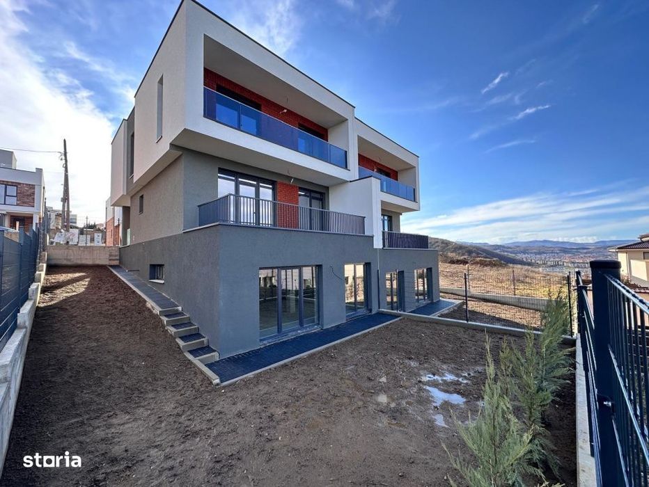 Casa tip duplex 5 camere, 180mp, teren 270mp, view, zona Vivo