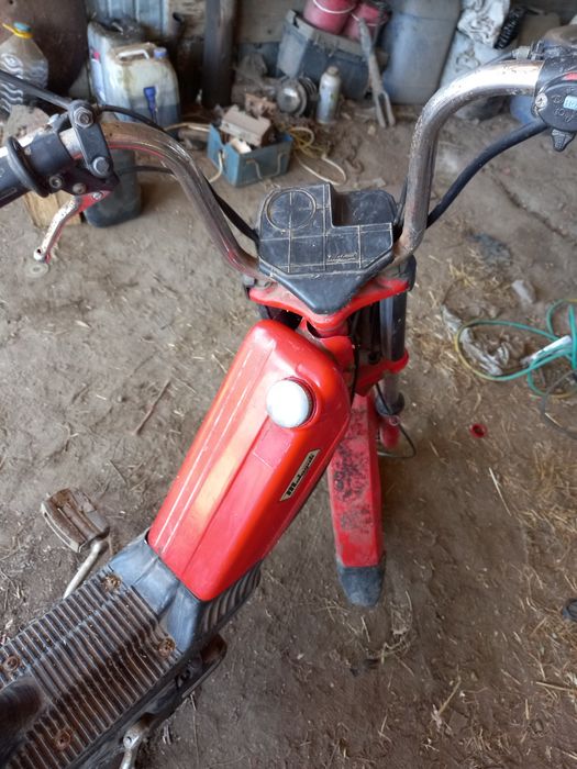 Moped Malaguti cu pedale