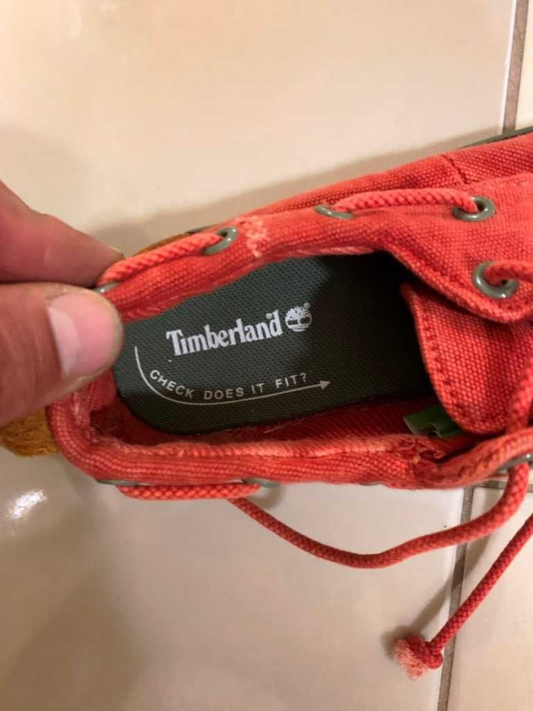 Супер готини детски велурени червени обувки само за 5лв. Timberland